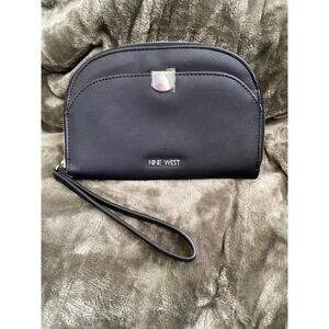 NWOT Nine West | Faux leather wristlet wallet | Coin & Card Case | black